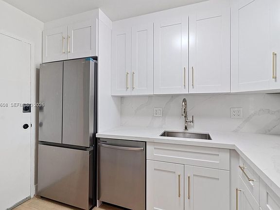 3rd image of 6902 N Kendall Dr APT E403