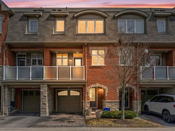 1701 Finch Ave #13, Pickering, ON L1V 0B7