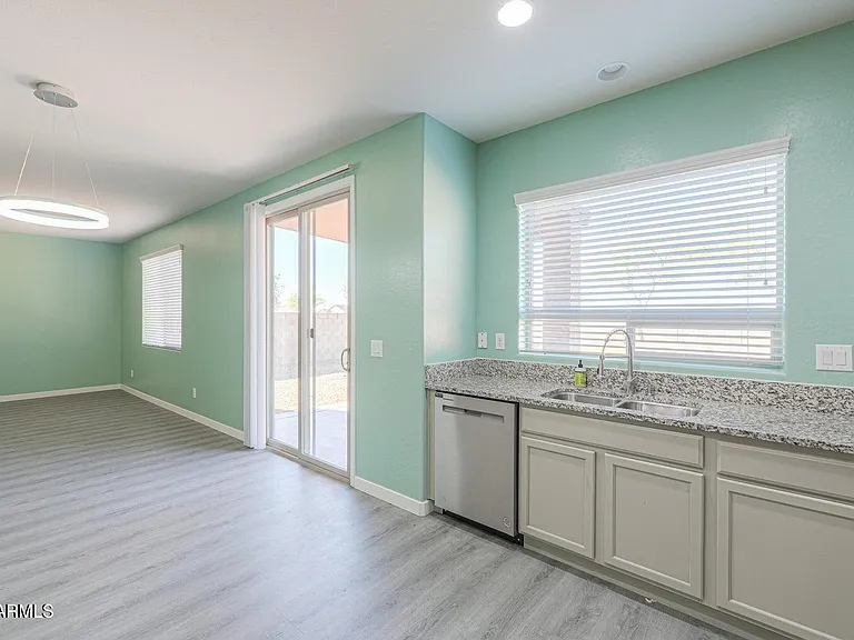 4722 S 238th Ln — Photo 6