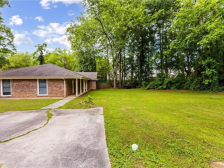 834 Wilson Cir — Photo 18