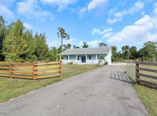 8117 Breeze Dr, North Fort Myers, FL 33917