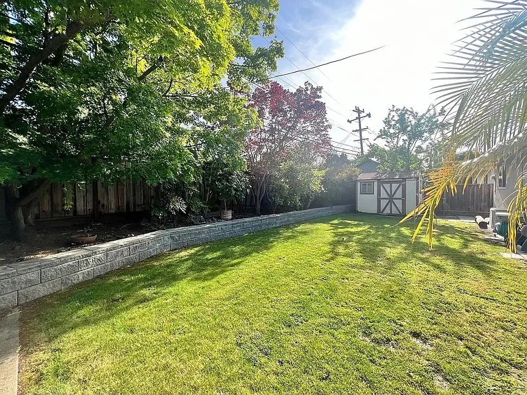 6610 Canterbury Ct — Photo 35