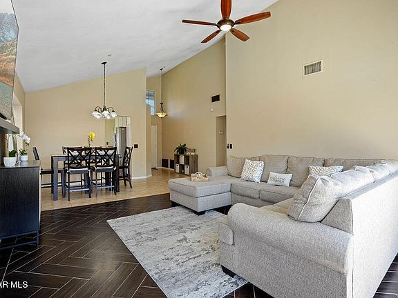 5th image of 15261 Begonia Dr