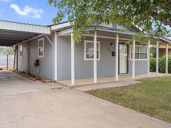 Shared carport, max 2 parking spaces