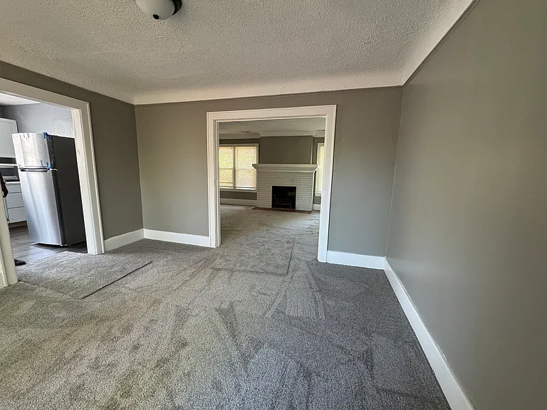 574 W Goldengate St — Photo 7