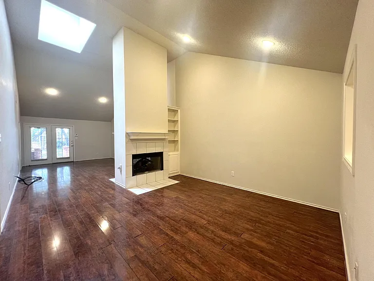 5704 York Ave — Photo 3
