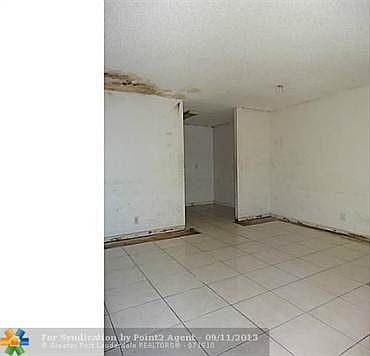 5th image of 850 E Commercial Blvd APT 103A