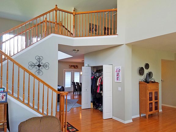 4th image of 1215 Pine Tree Dr