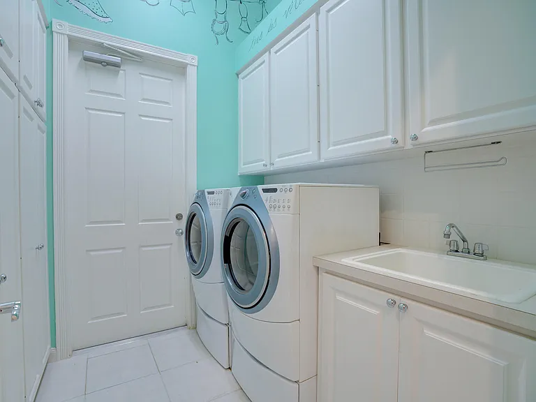 256 San Remo Dr — Photo 8