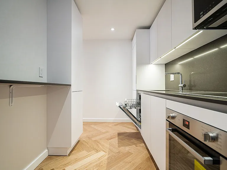 100 Vaughan Rd #50112A-2 — Photo 5