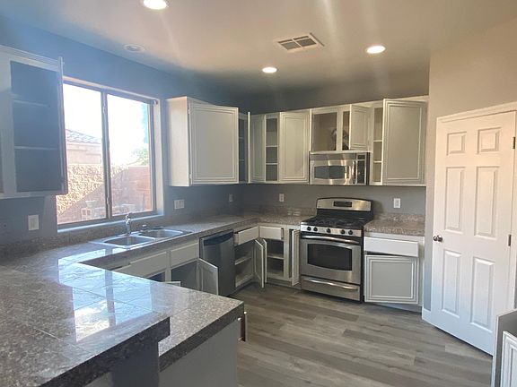 3rd image of 3909 Bella Contada Ln