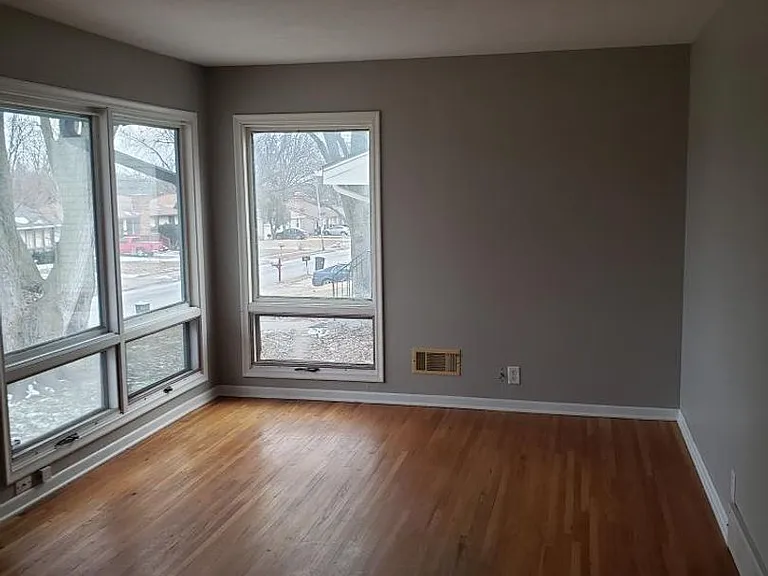 4222 N 91st St — Photo 5