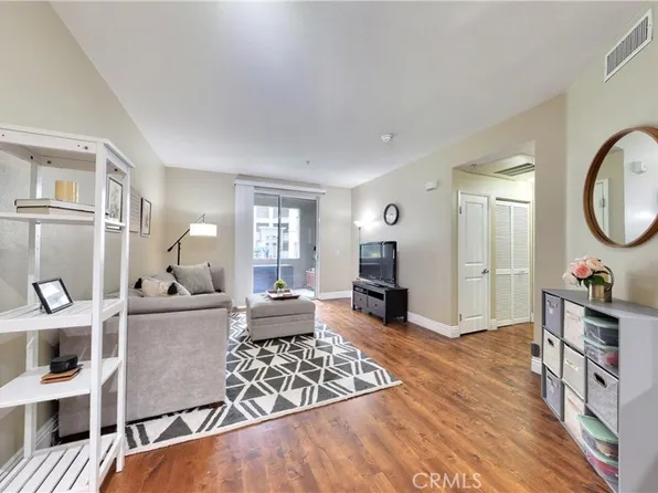 2108 Scholarship, Irvine, CA 92612
