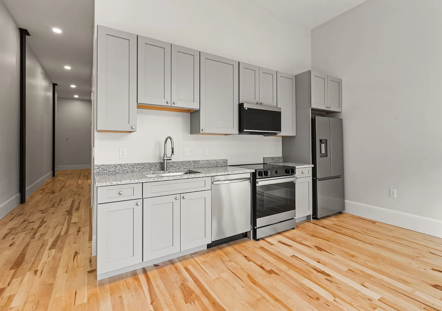 130 Pearl St - 304 — Photo 3