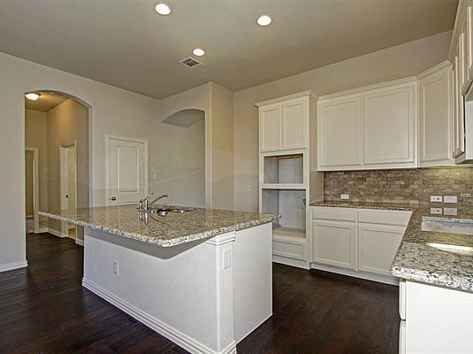 Example of a Ravenwood Kitchen