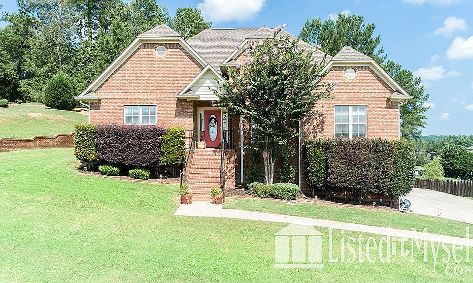1st image of 690 Brookhaven Dr