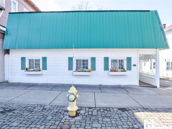 44 Chautauqua Ave, Lakewood, NY 14750