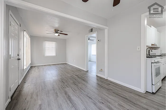 3315 E Cambridge Ave #3 — Photo 12