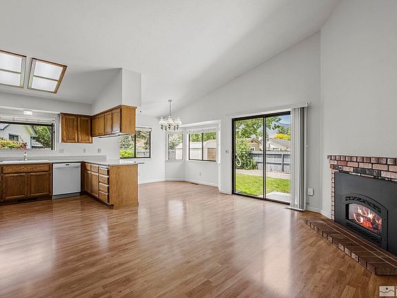 3rd image of 1740 Cedarwood Dr