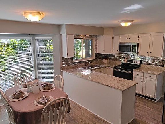 4th image of 2084 Lakelyn Ct
