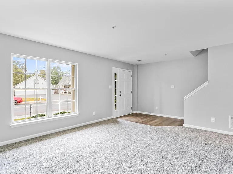 498 S Carlisle St — Photo 2