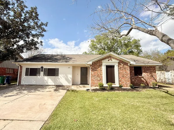 109 Houston St, Angleton, TX 77515