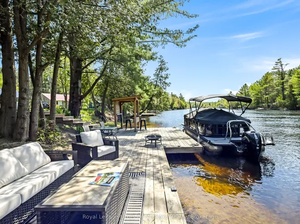 204 Beaumont Dr, Bracebridge, ON P1L 1X2