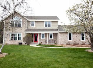 W173N4874 Crabapple Ct, Menomonee Falls, WI 53051