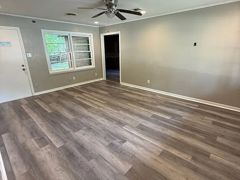 4016 Marshall Dr — Photo 2