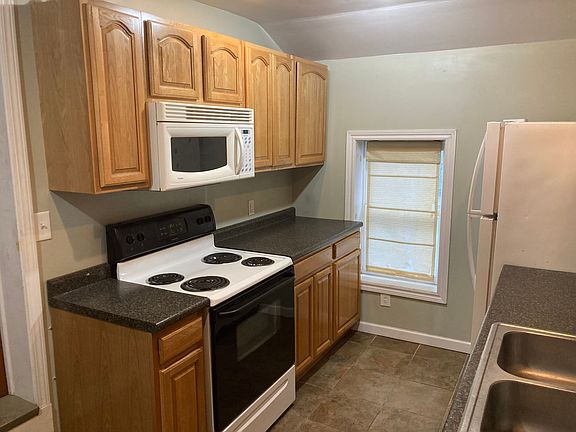 5th image of 418 Stone St #B