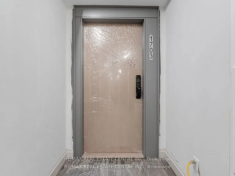 370 Martha St #1703 — Photo 9