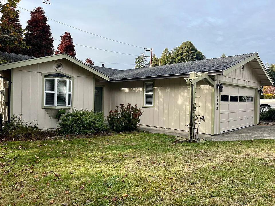 3062 Girard Ct