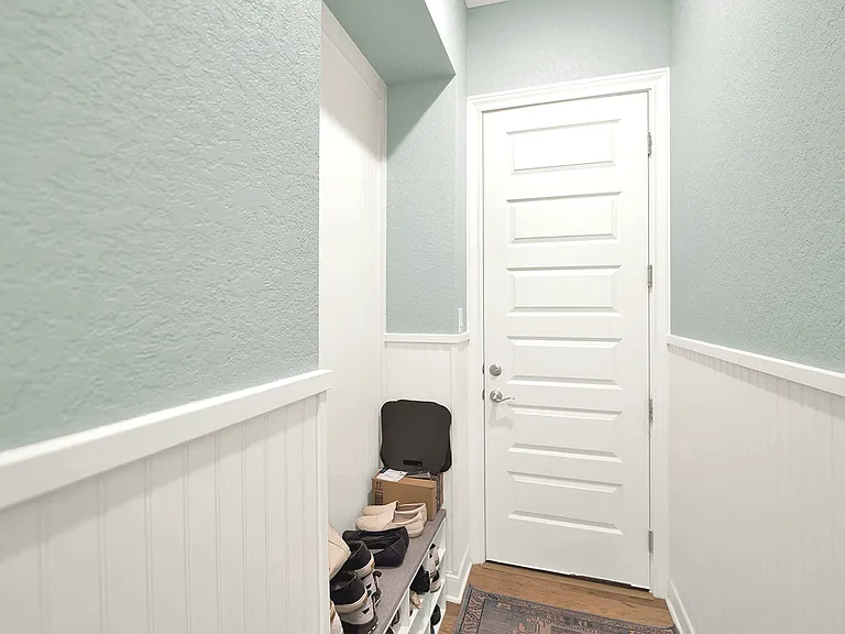 6826 Hallie Loop — Photo 32