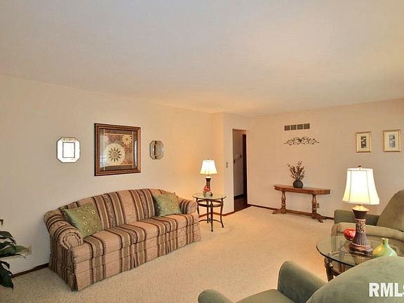 4th image of 906 Birchwood Dr