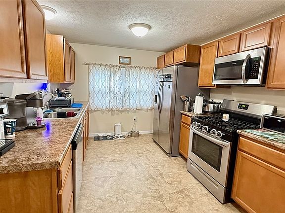 4th image of 16 Candee St