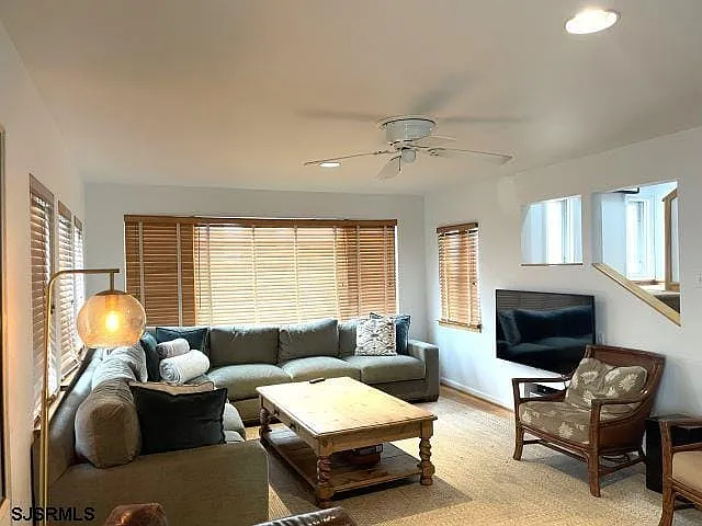 106 S Essex Ave — Photo 8