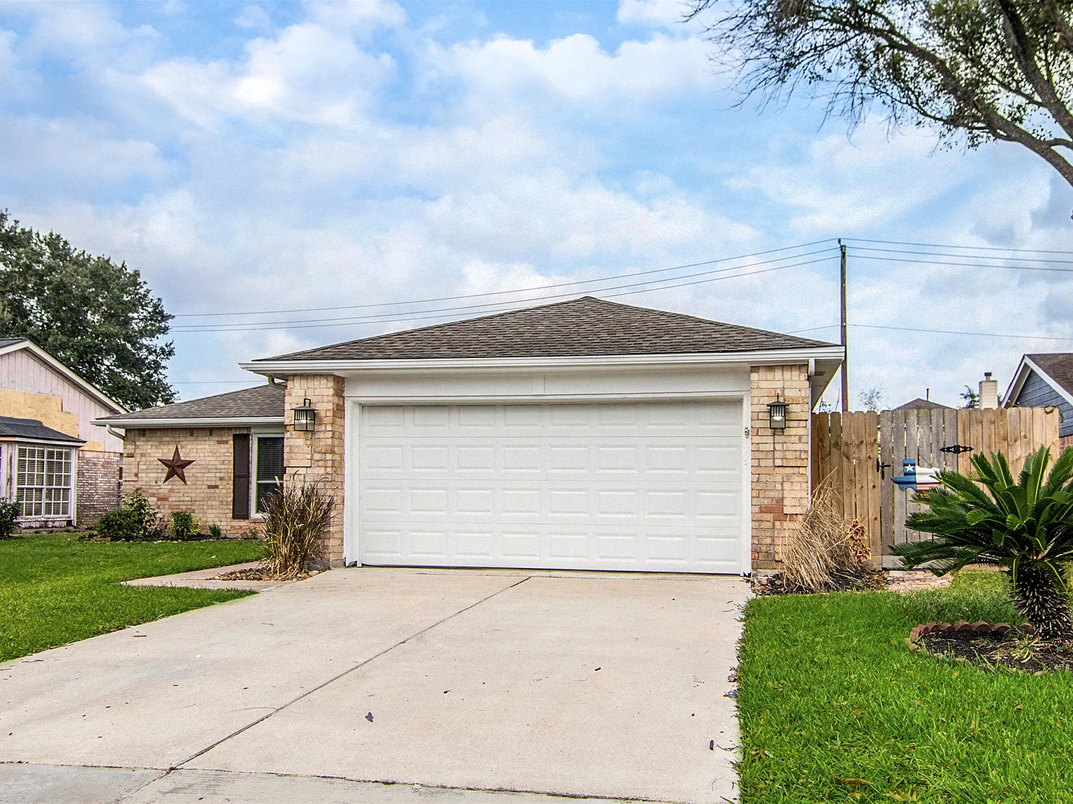 3015 Pilgrims Point Ln — Photo 2
