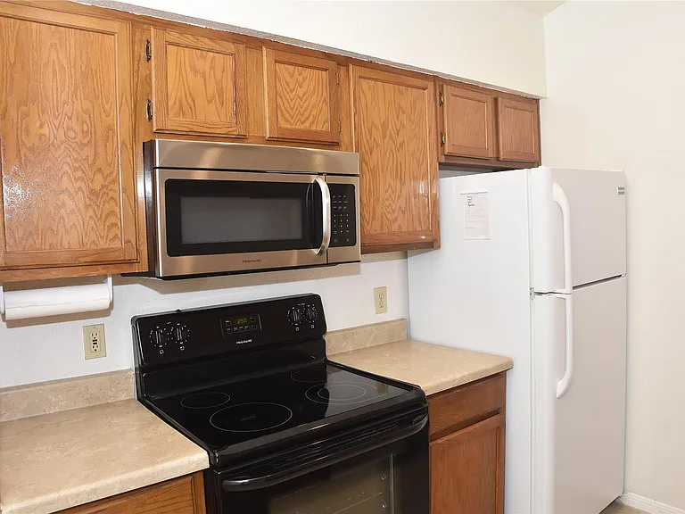 2121 El Paseo St #2000 — Photo 12