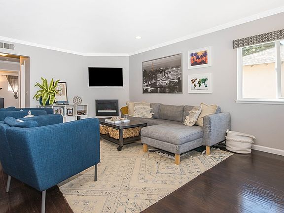 2nd image of 328 E Palmdale Ave #4