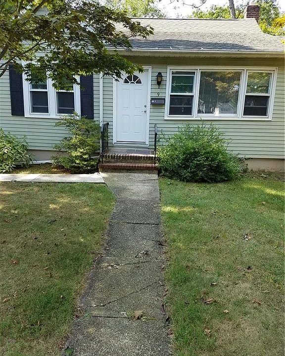 1st image of 9 Henry Ct
