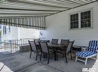 1058 Locust Ave, Bohemia, NY 11716