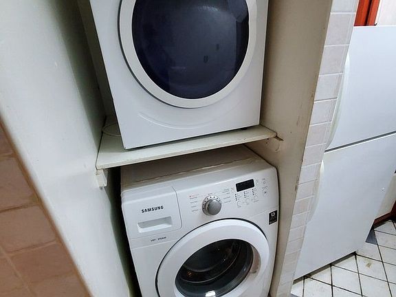 5th image of 2871 Cropsey Ave APT 1R