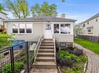 13 Lakeside Ln, Fox Lake, IL