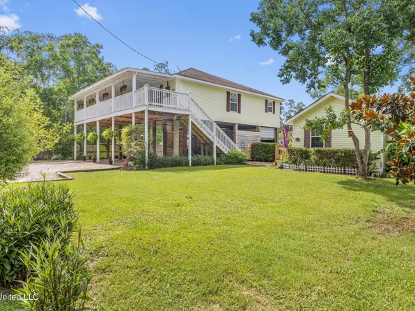 4057 Pacific St, Bay Saint Louis, MS 39520