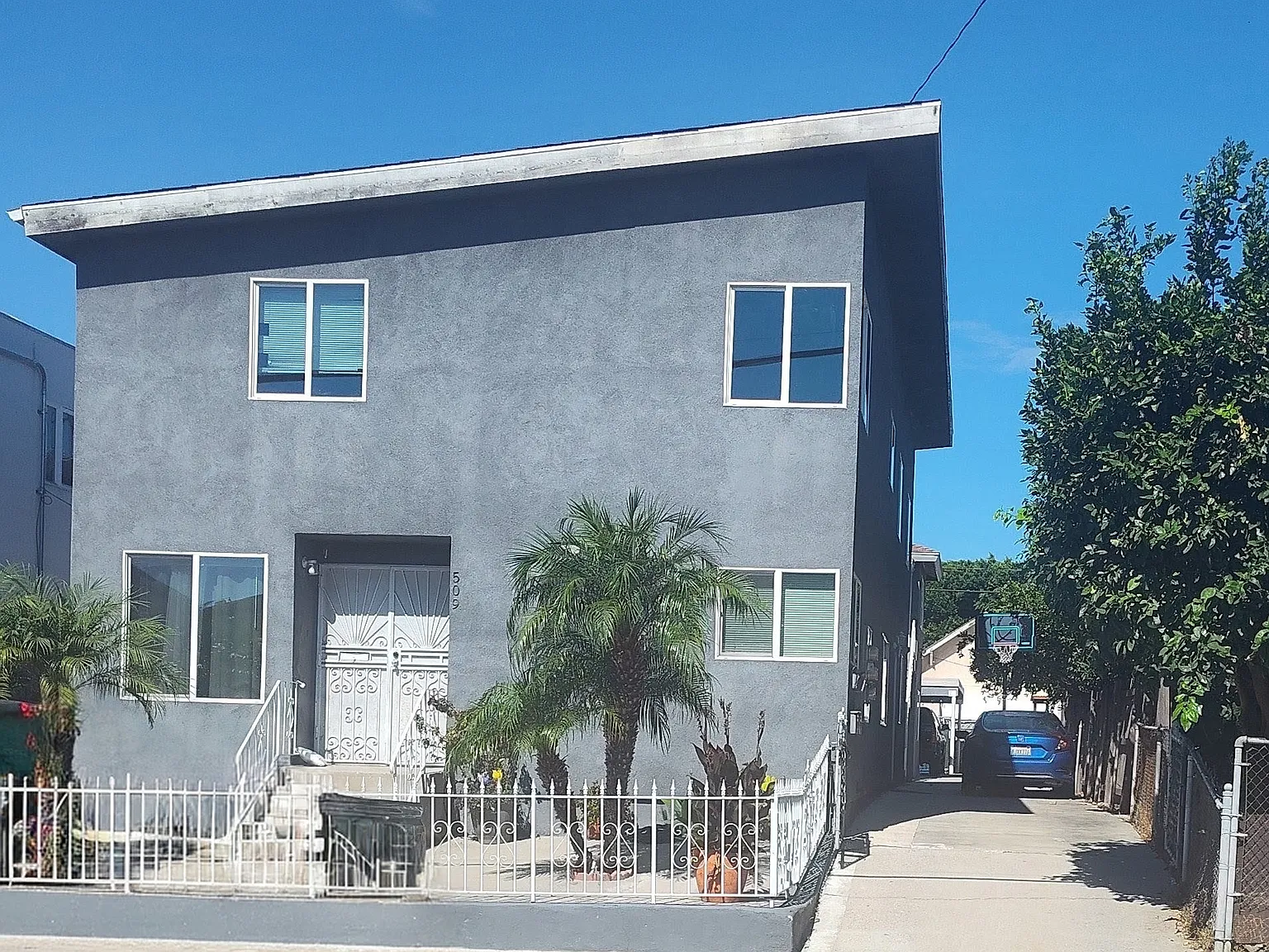 S Mathews St, Los Angeles — Photo 2