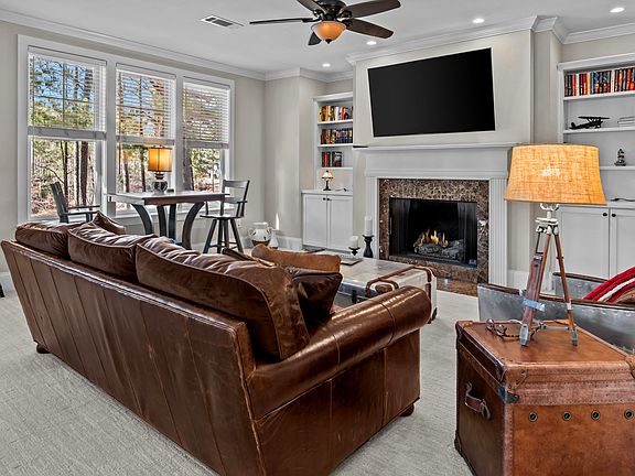 5th image of 1030 E Creekside