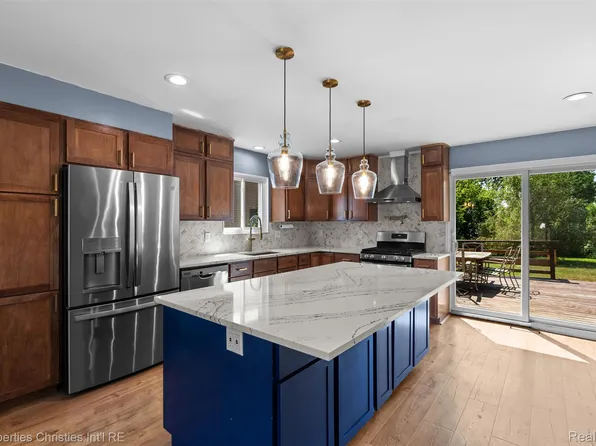 4881 Greer Rd, West Bloomfield, MI 48324