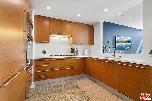 900 W Olympic Blvd #32G Photo 1