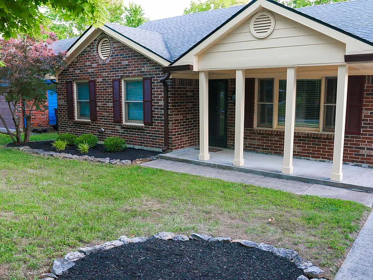 840 Overview Dr — Photo 2
