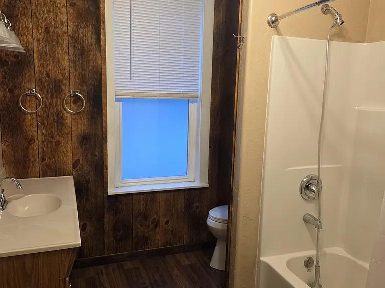 504 N Main St — Photo 11